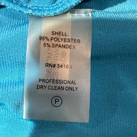 Calvin Klein Sleeveless Floral Blouse Pleated Neckline EUC - Picture 4 of 4